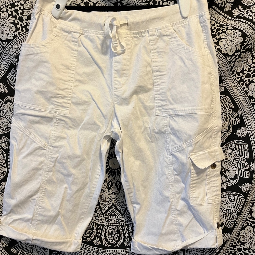 NEW!‎ Women’s Baggy, Stretch, White Cargo Capri Jean Pants by dash, Size